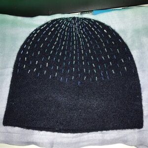 Club Monaco Women’s Wool Blend Mayree Beaded Beanie Hat -OS-Navy. NWT MSRP $95